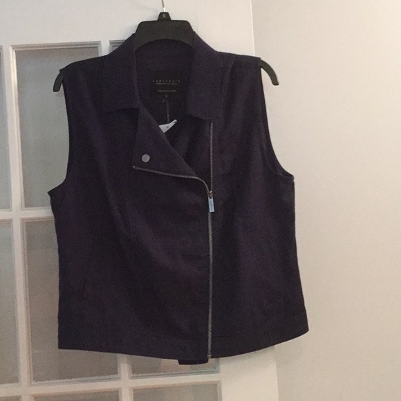 Sanctuary Lightweight Vest - Picture 5 of 6